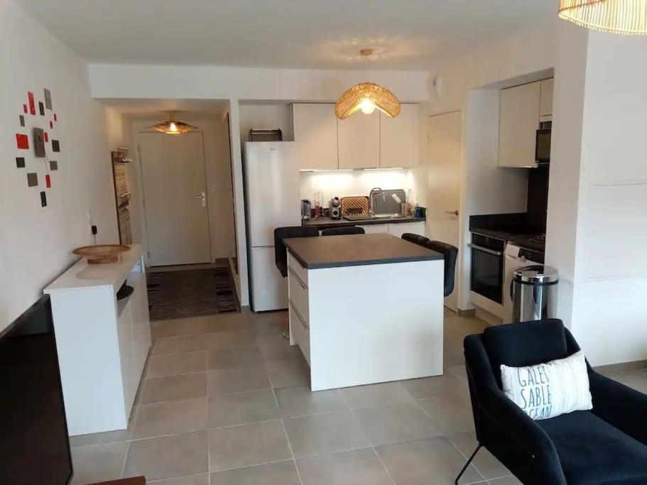 Sainte Maxime - Superbe Appartement Neuf Classe 4 Etoiles Exterior foto